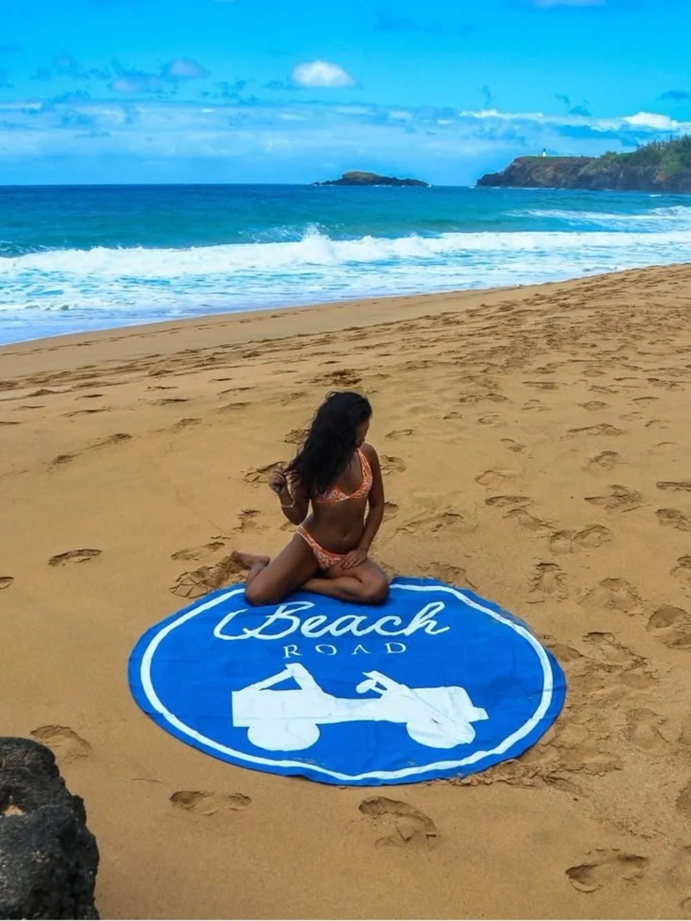 Beach Road Blue Round Beach Blanket / Sheet with Jeep